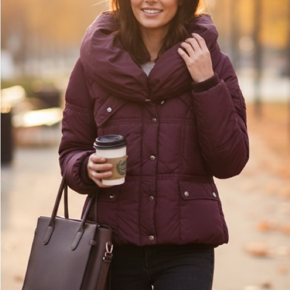 Add Luxury Burgundy Real Down Pillow Neck Puffer Jacket‎
